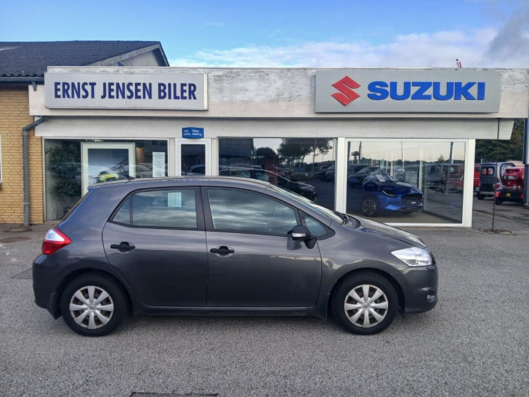 Toyota Auris VVT-i T1