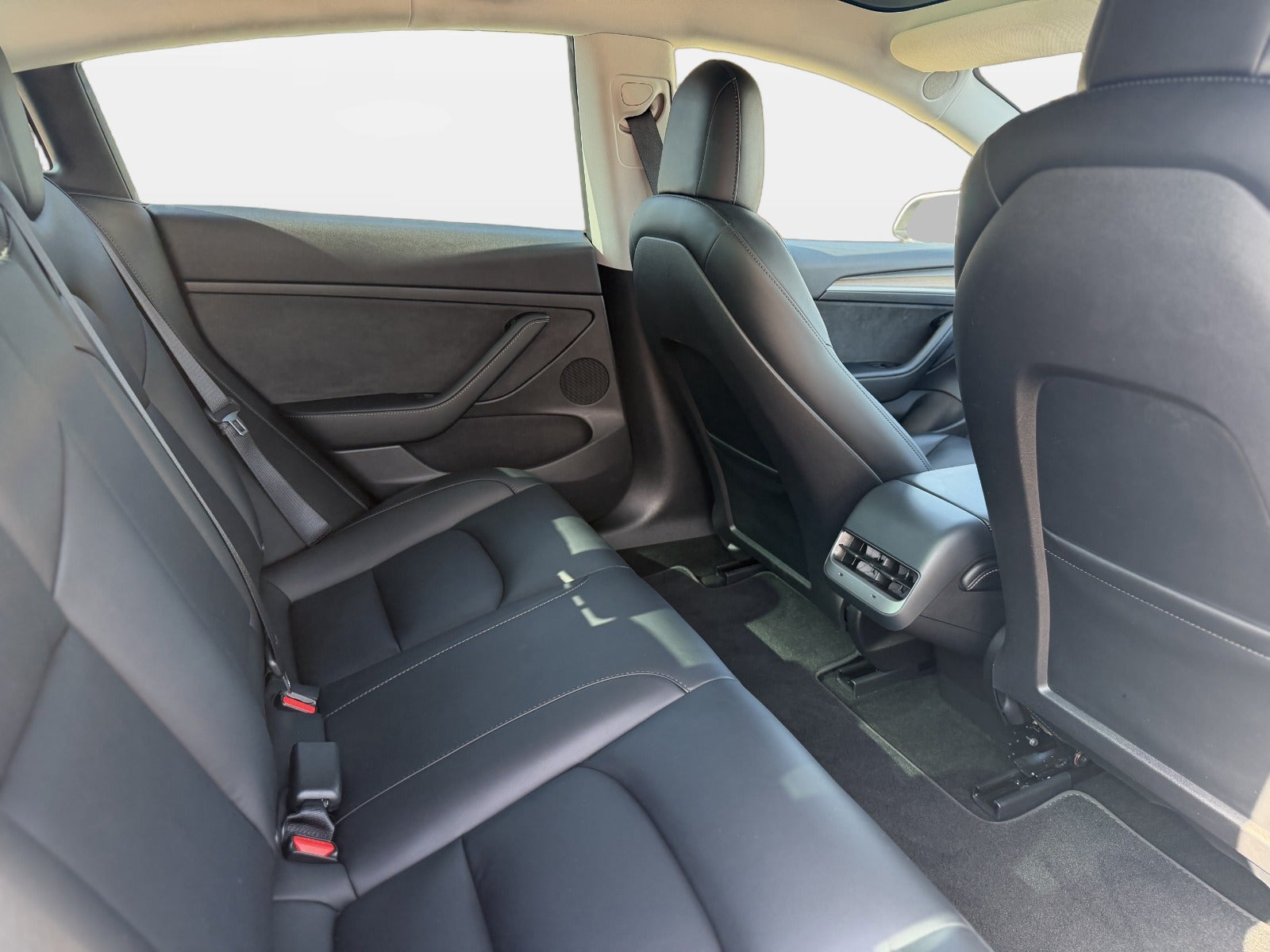 Billede af Tesla Model 3  Standard Range+ RWD