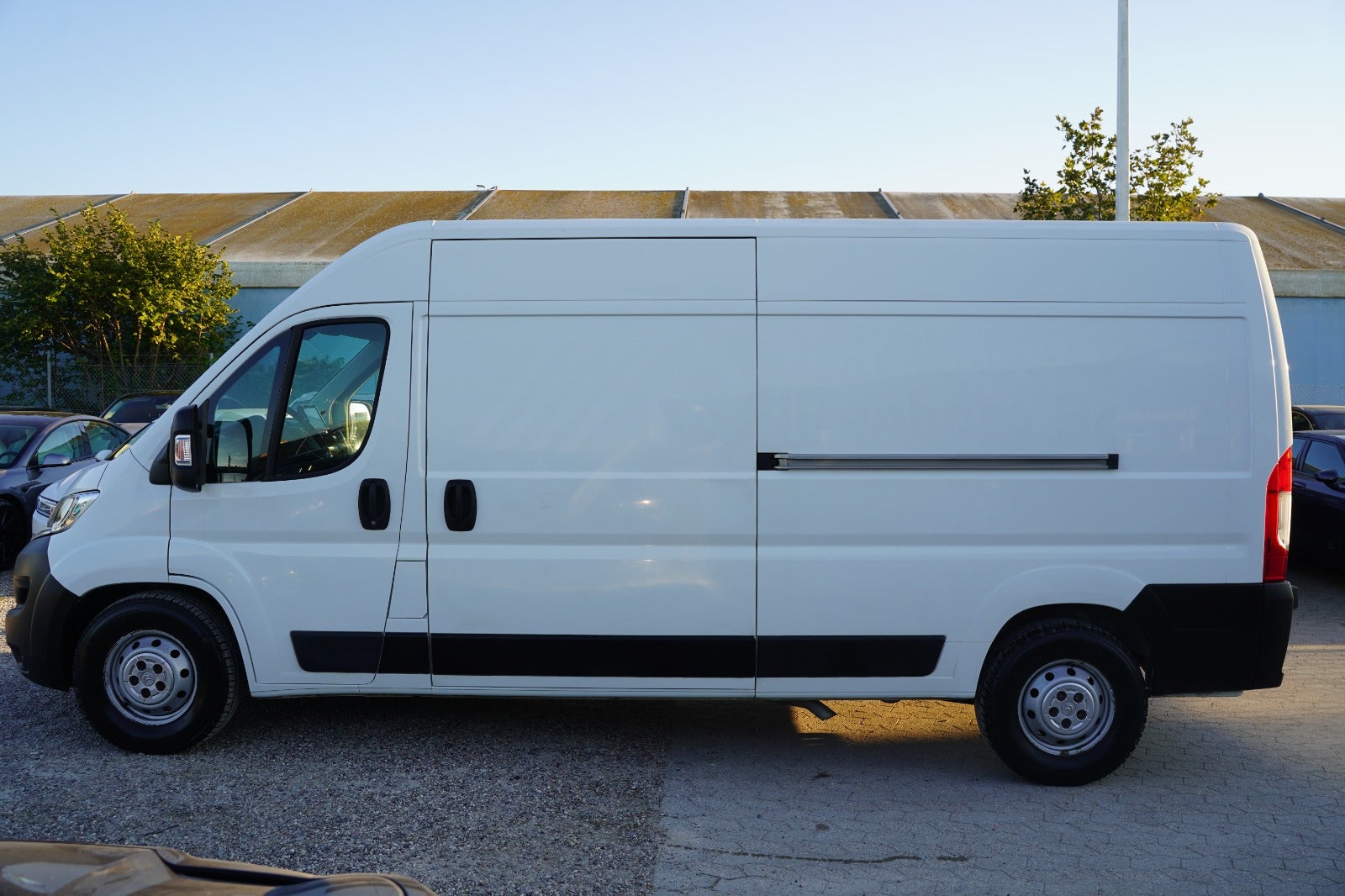 Billede af Citroën Jumper 35+ 2,2 BlueHDi 165 L3H2 FlexLine+