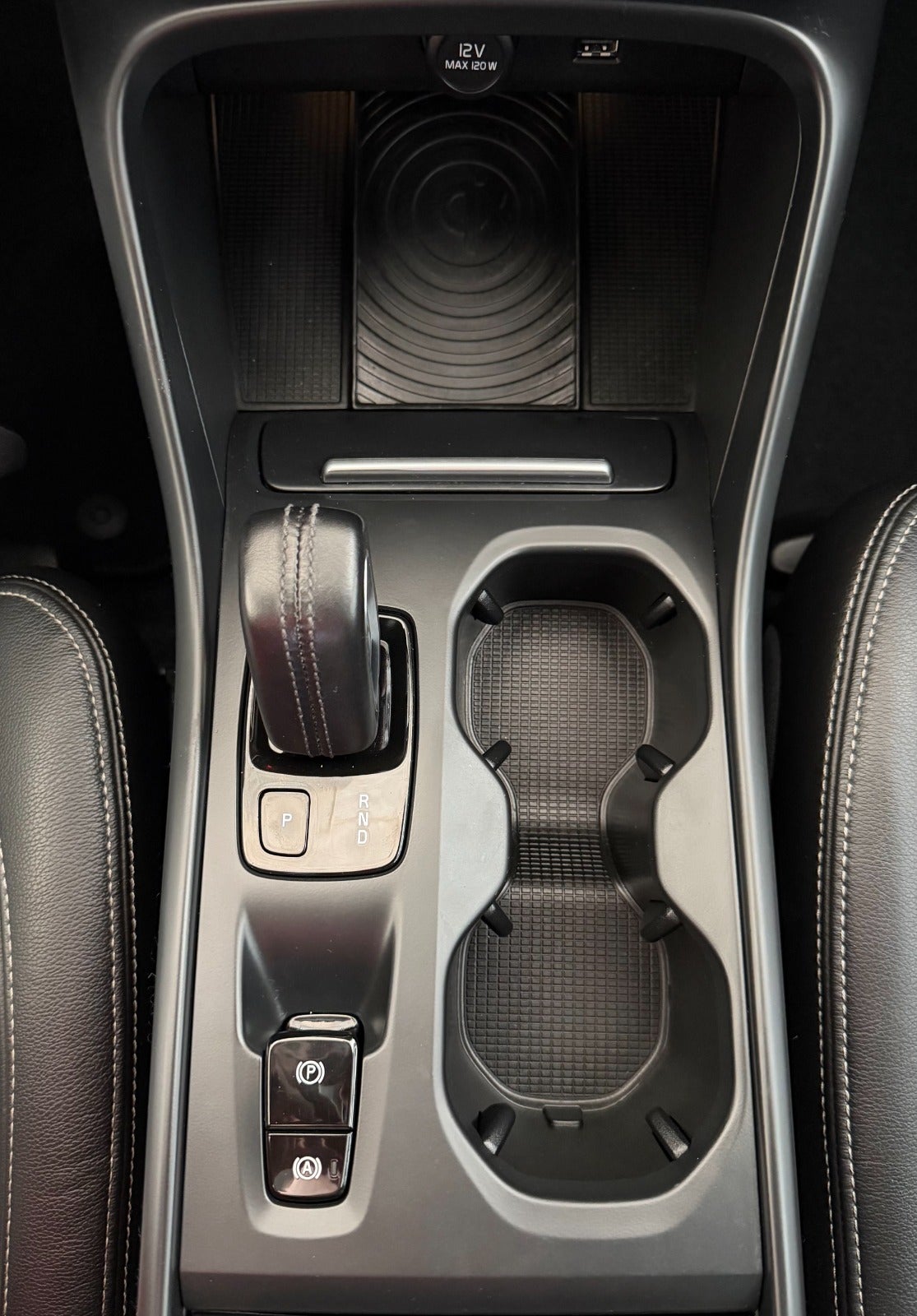 Billede af Volvo XC40 2,0 D4 200 Momentum Polestar aut. AWD