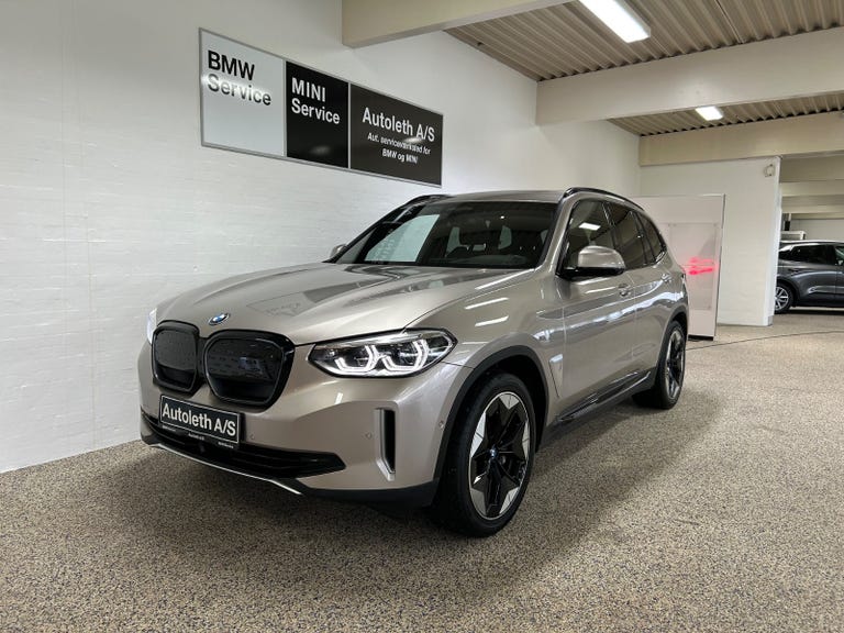 BMW iX3 Charged Plus