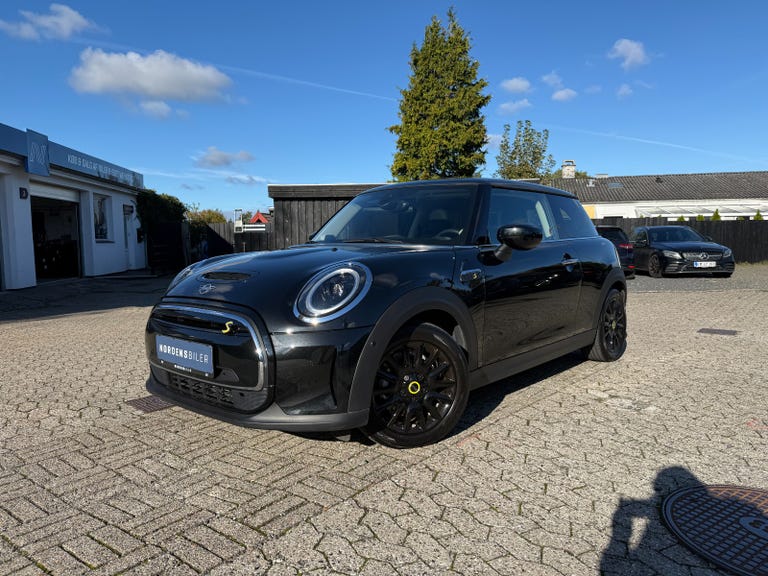 MINI Cooper SE Essential