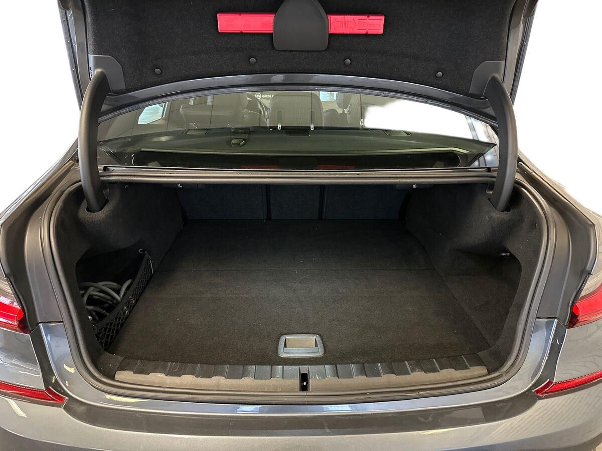 BMW 330e M-Sport aut. billede 7