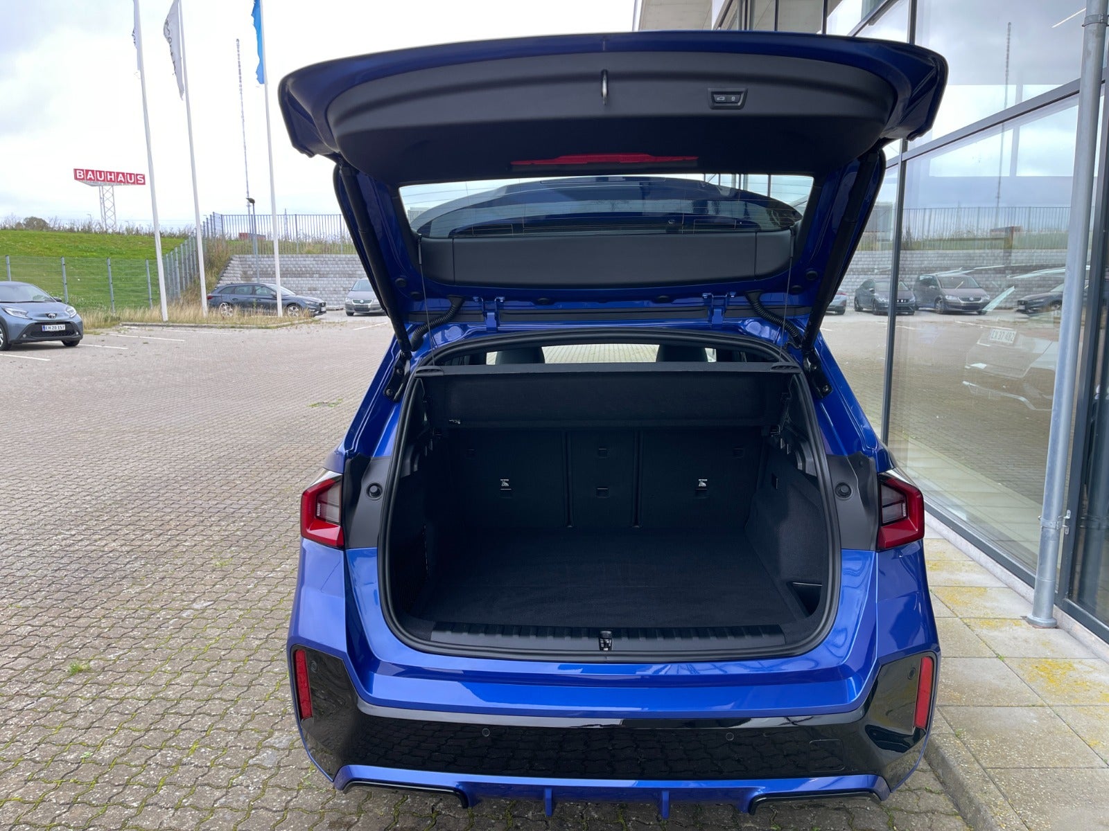 BMW iX1 eDrive20 M-Sport Premium 5d - 15