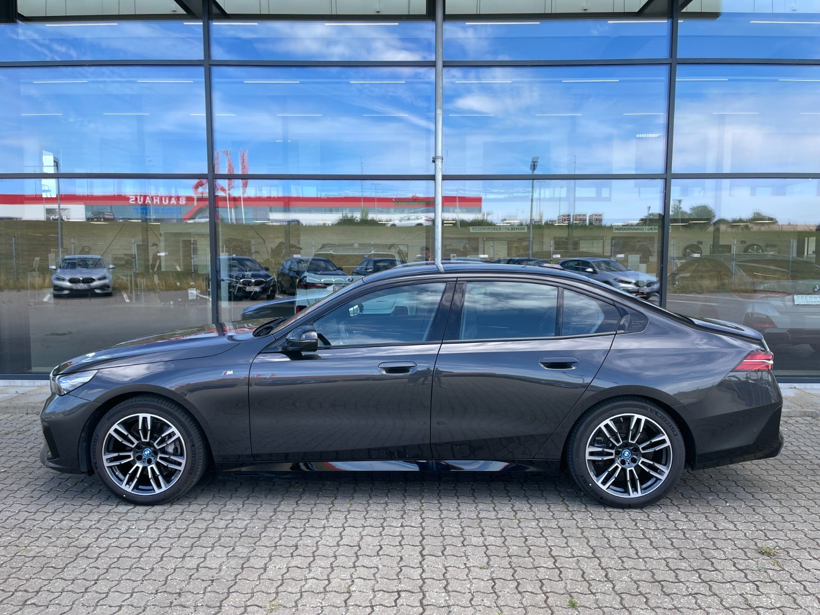 BMW i5 eDrive40 M-Sport 4d - 3