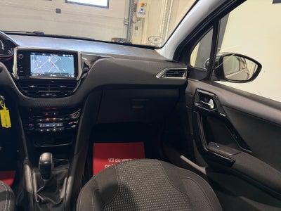 Peugeot 208 PureTech 82 Allure Sky