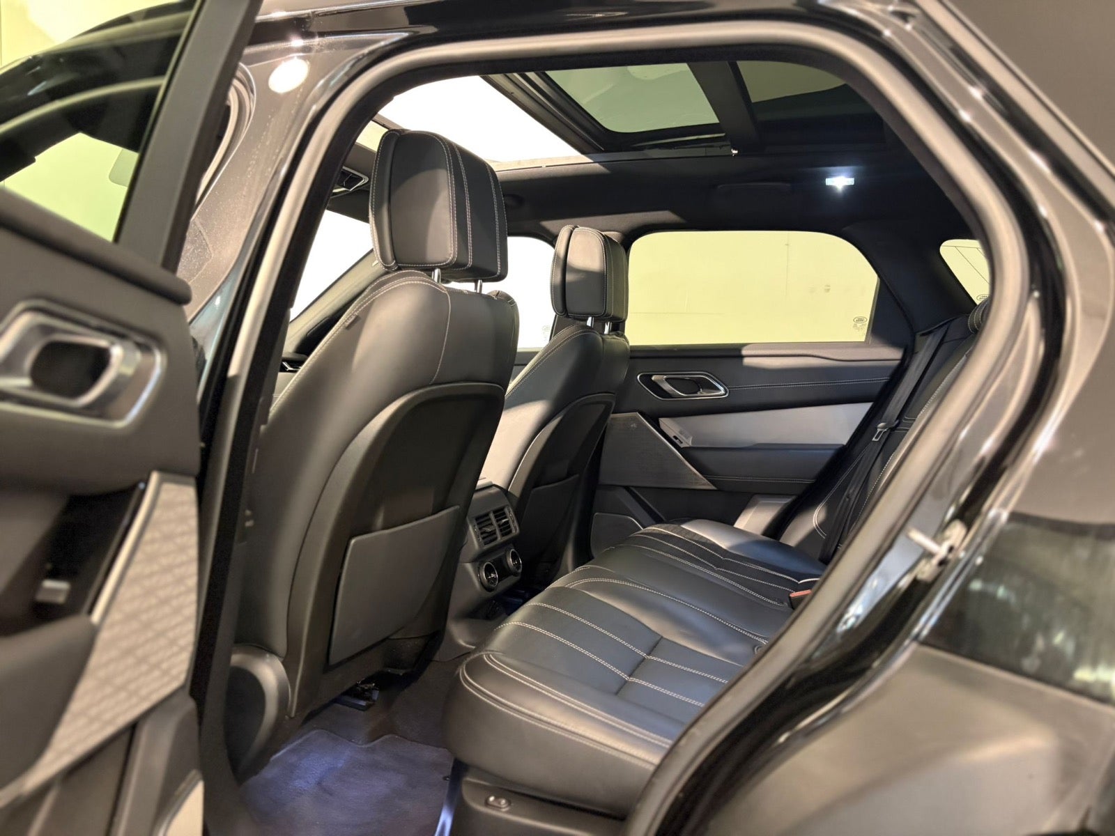 Land Rover – Range Rover Velar