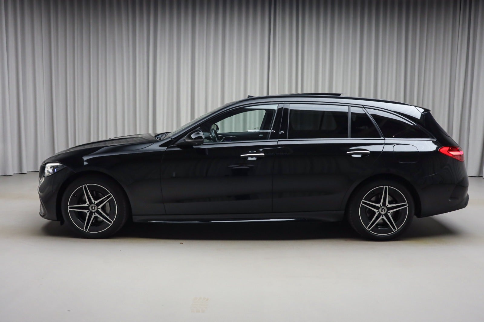 Mercedes-Benz C 300 e (6/8)