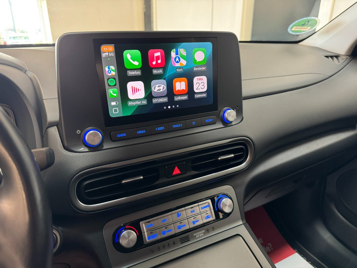 Hyundai Kona EV Select