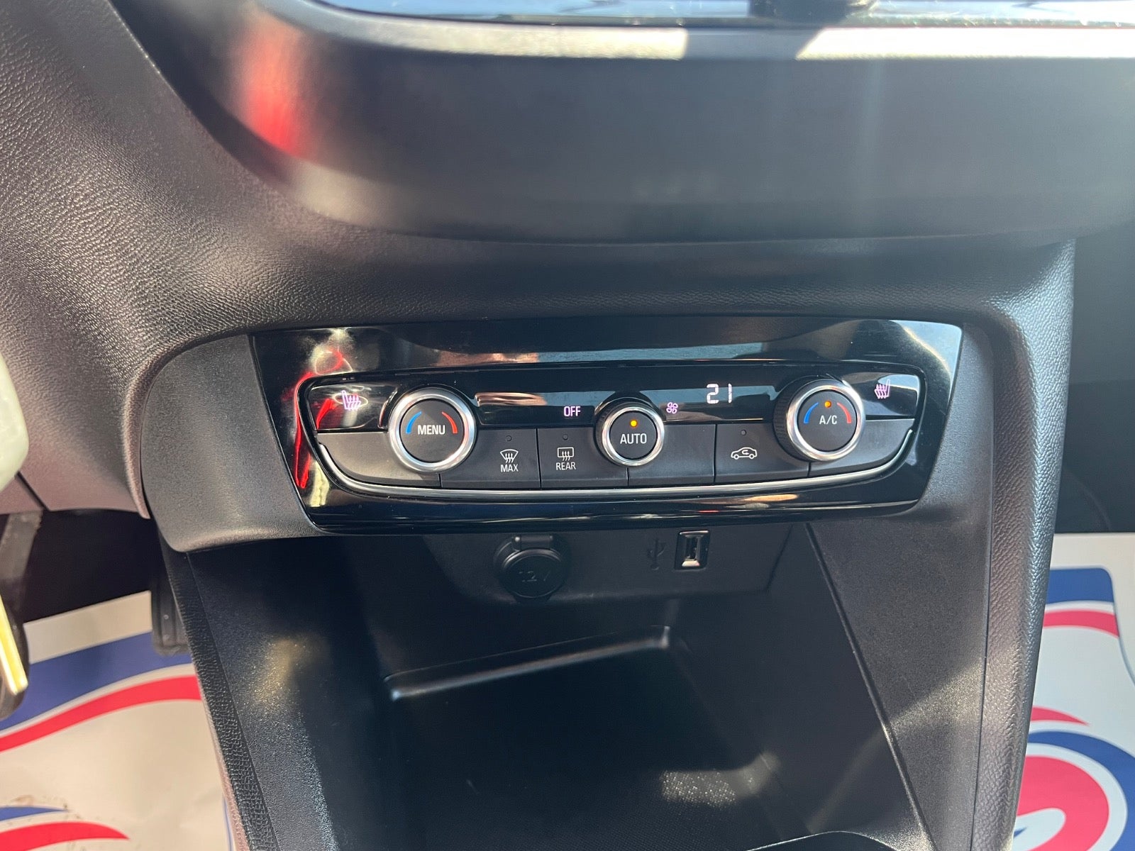 Billede af Opel Corsa 1,2 T 100 Sport aut.