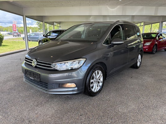 Volkswagen Touran TSi 180 Highline DSG 7prs Benzin drivmiddel 238000 Km. 2017 Modelår