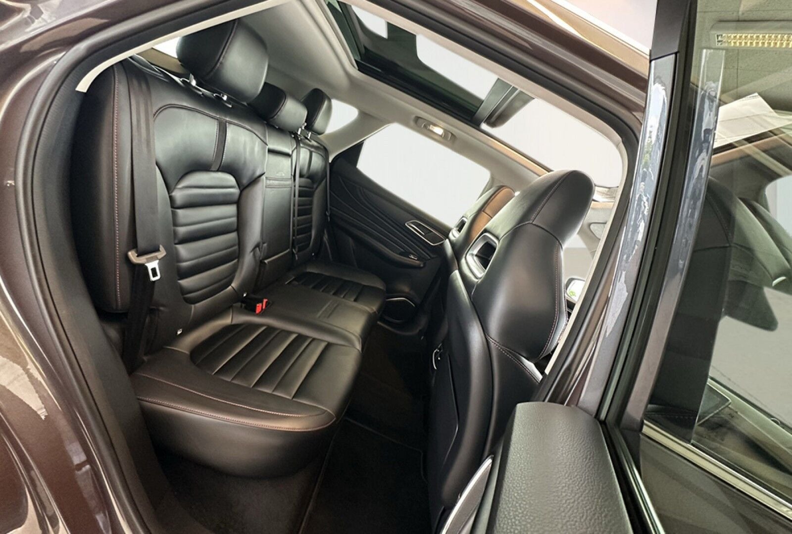 MG EHS PHEV Luxury