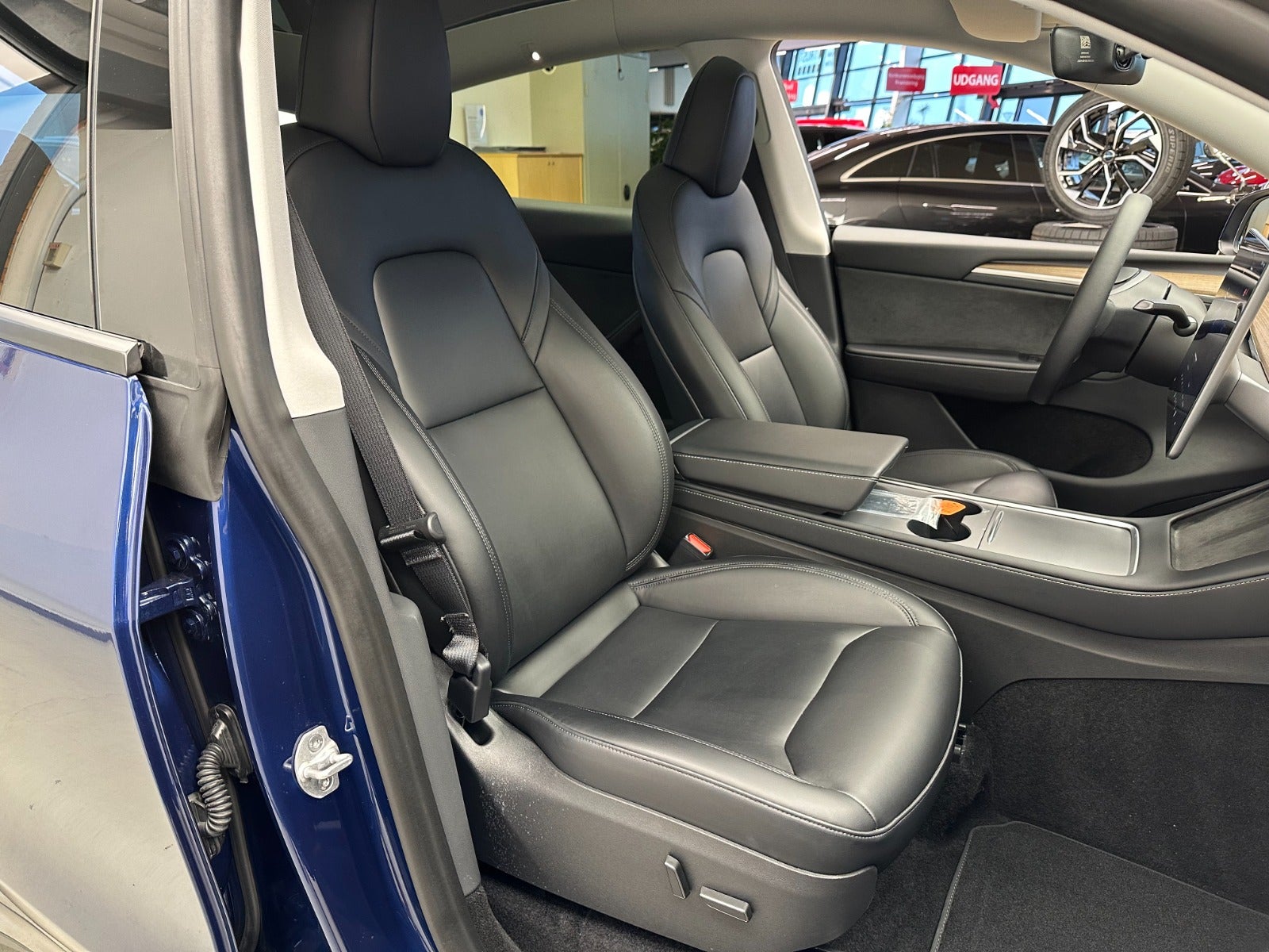 Billede af Tesla Model Y  RWD