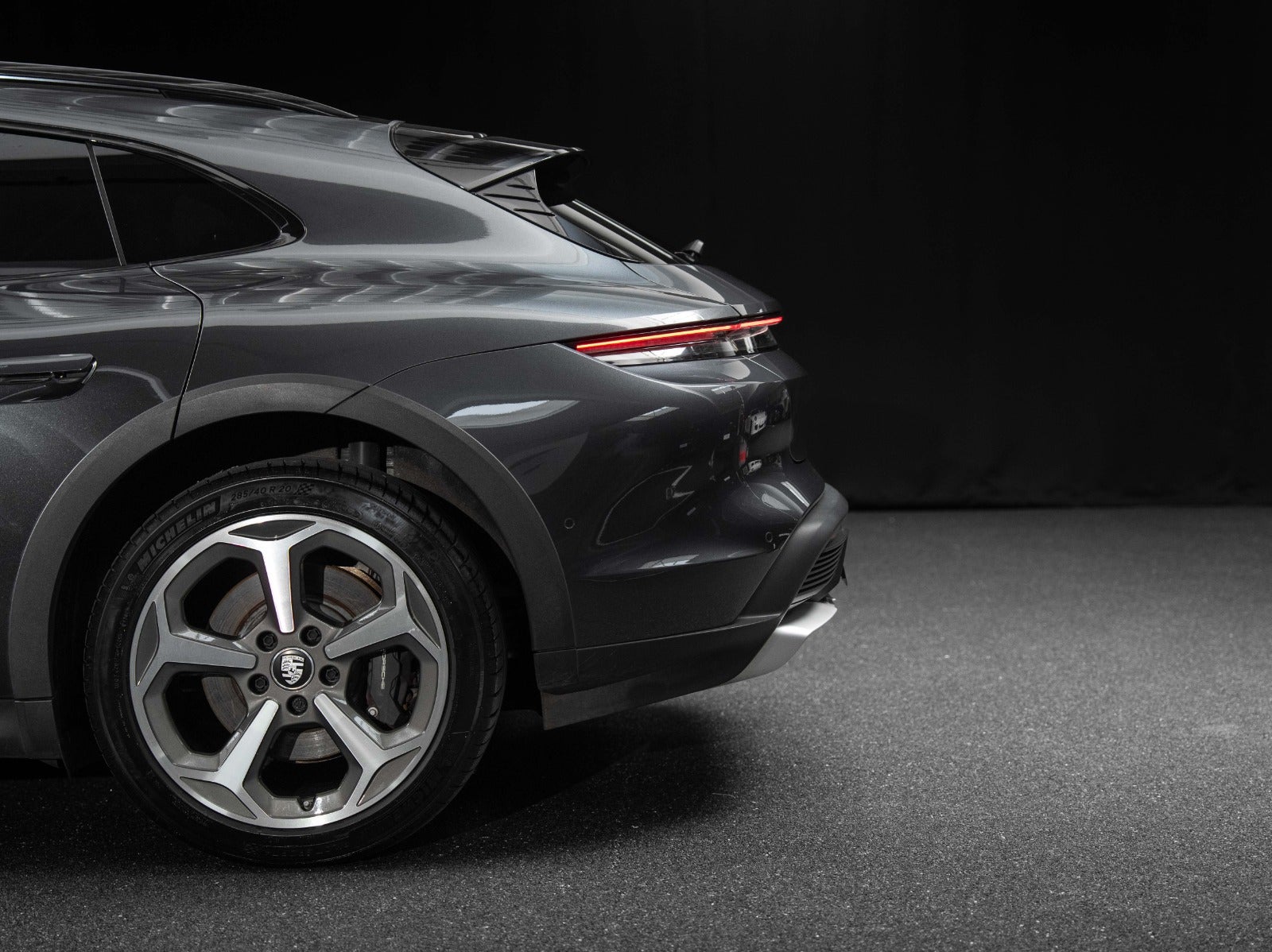 Gallery image 4 of 17