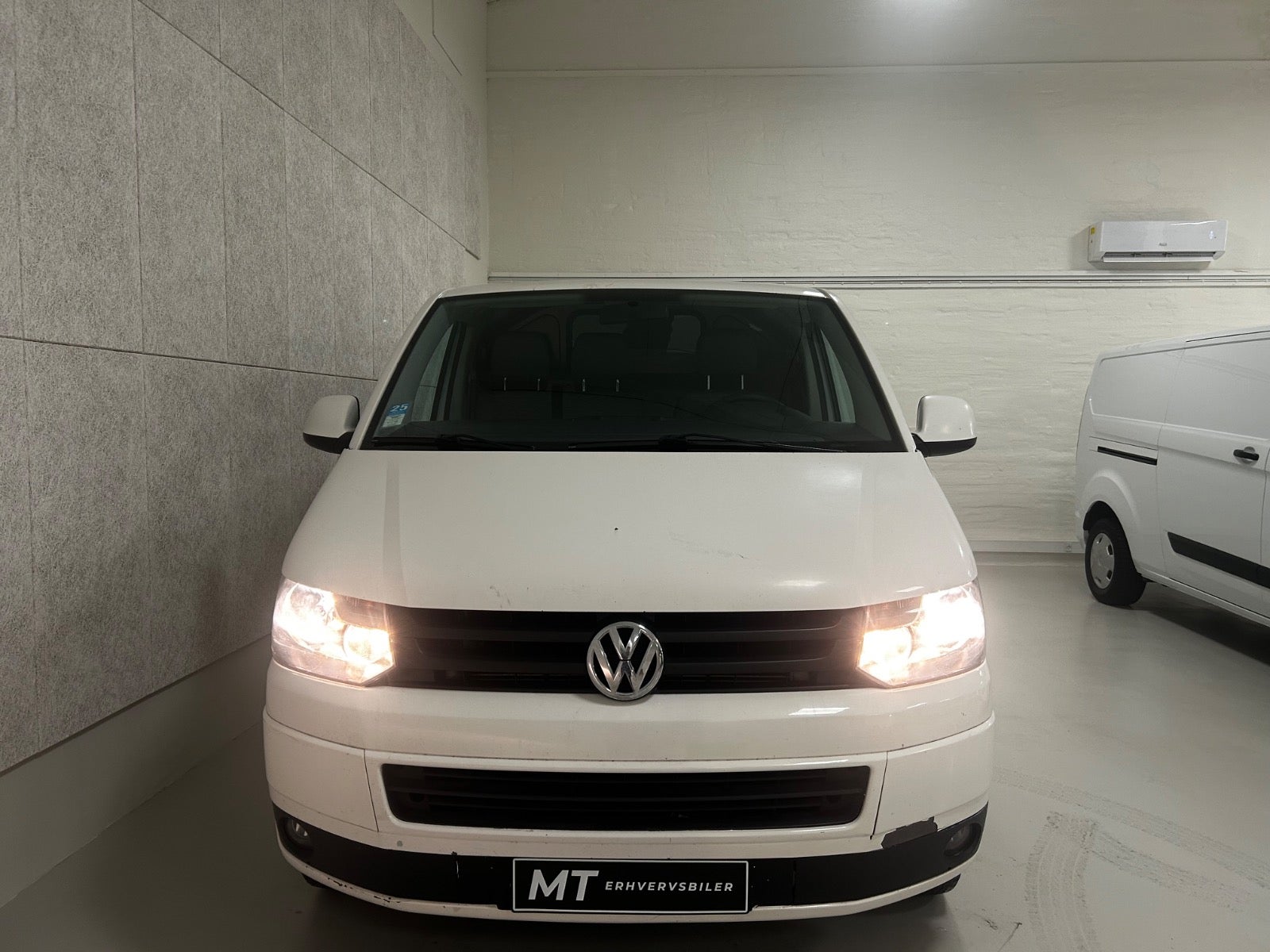 Billede af VW Transporter 2,0 TDi 140 Kassevogn kort