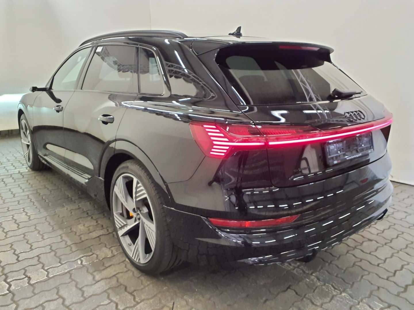 Audi e-tron Black Edition S-line quattro