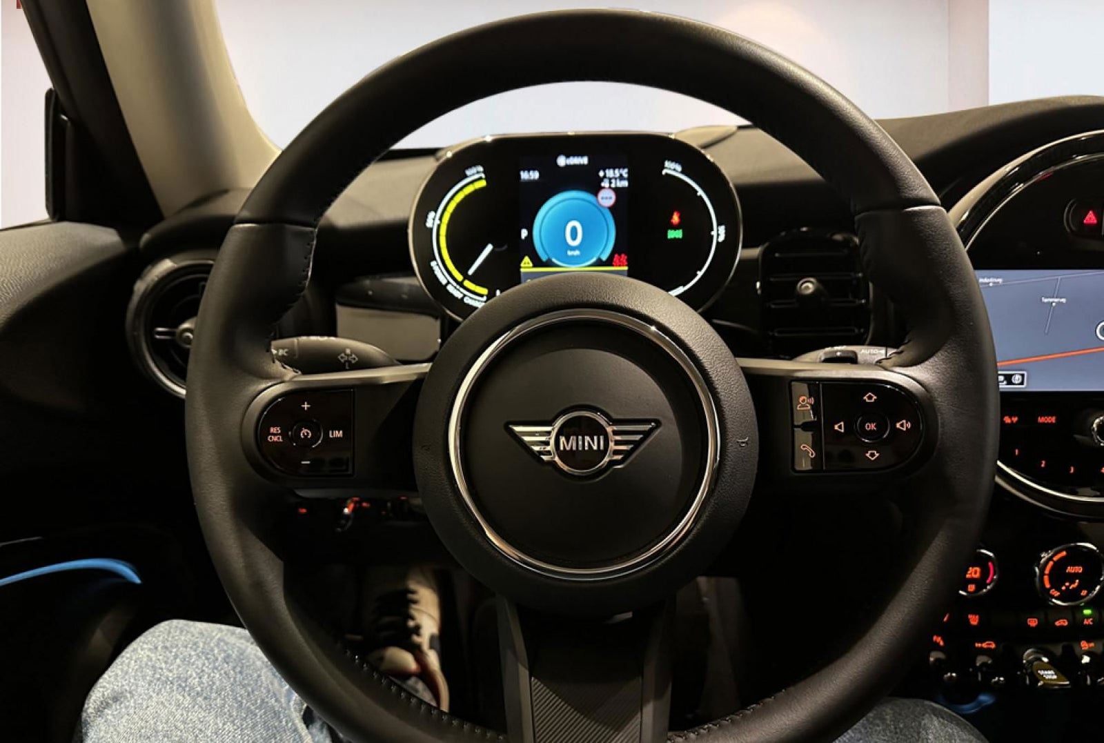 MINI Cooper SE Classic Trim