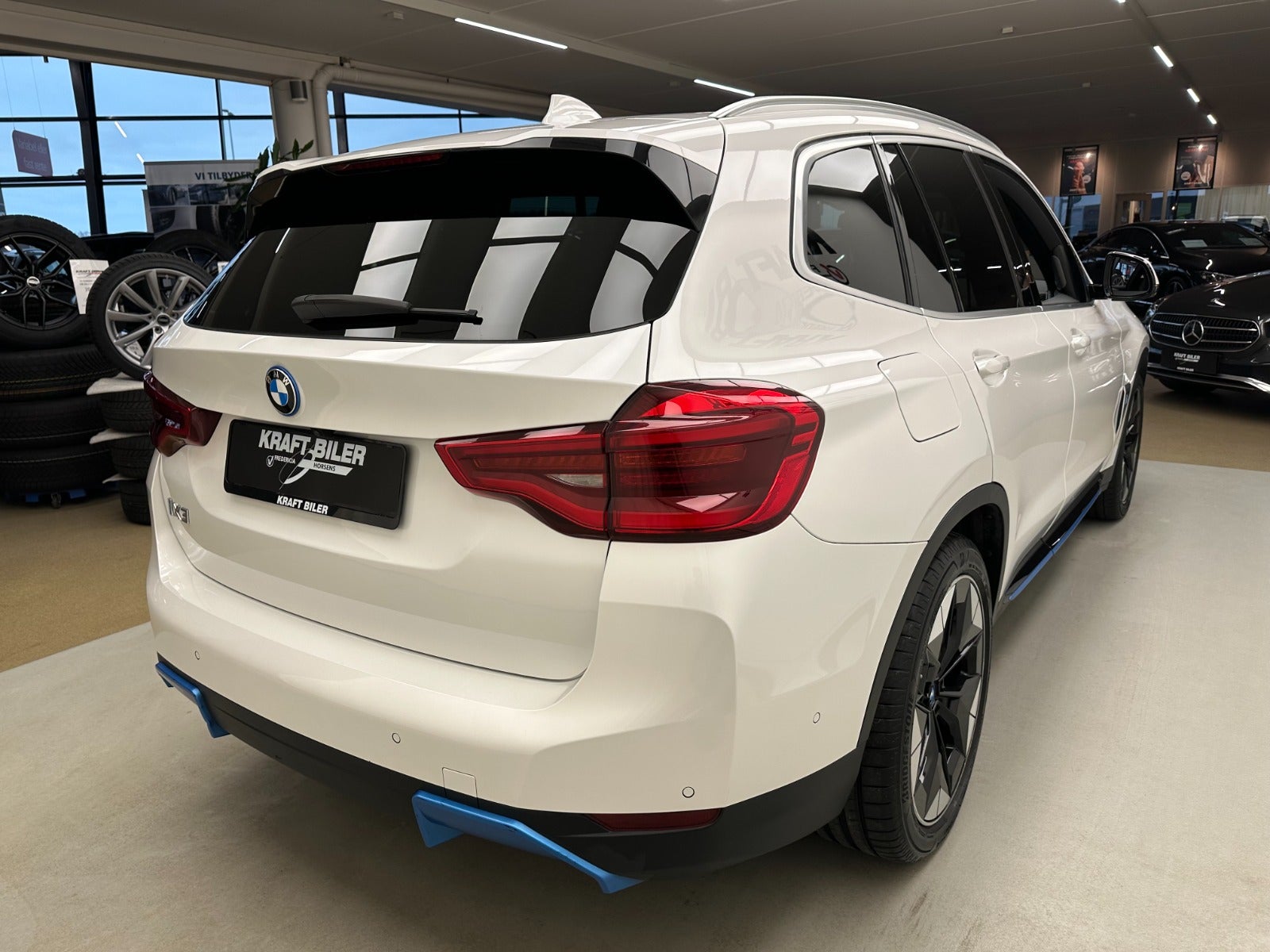 Billede af BMW iX3  Charged Impressive