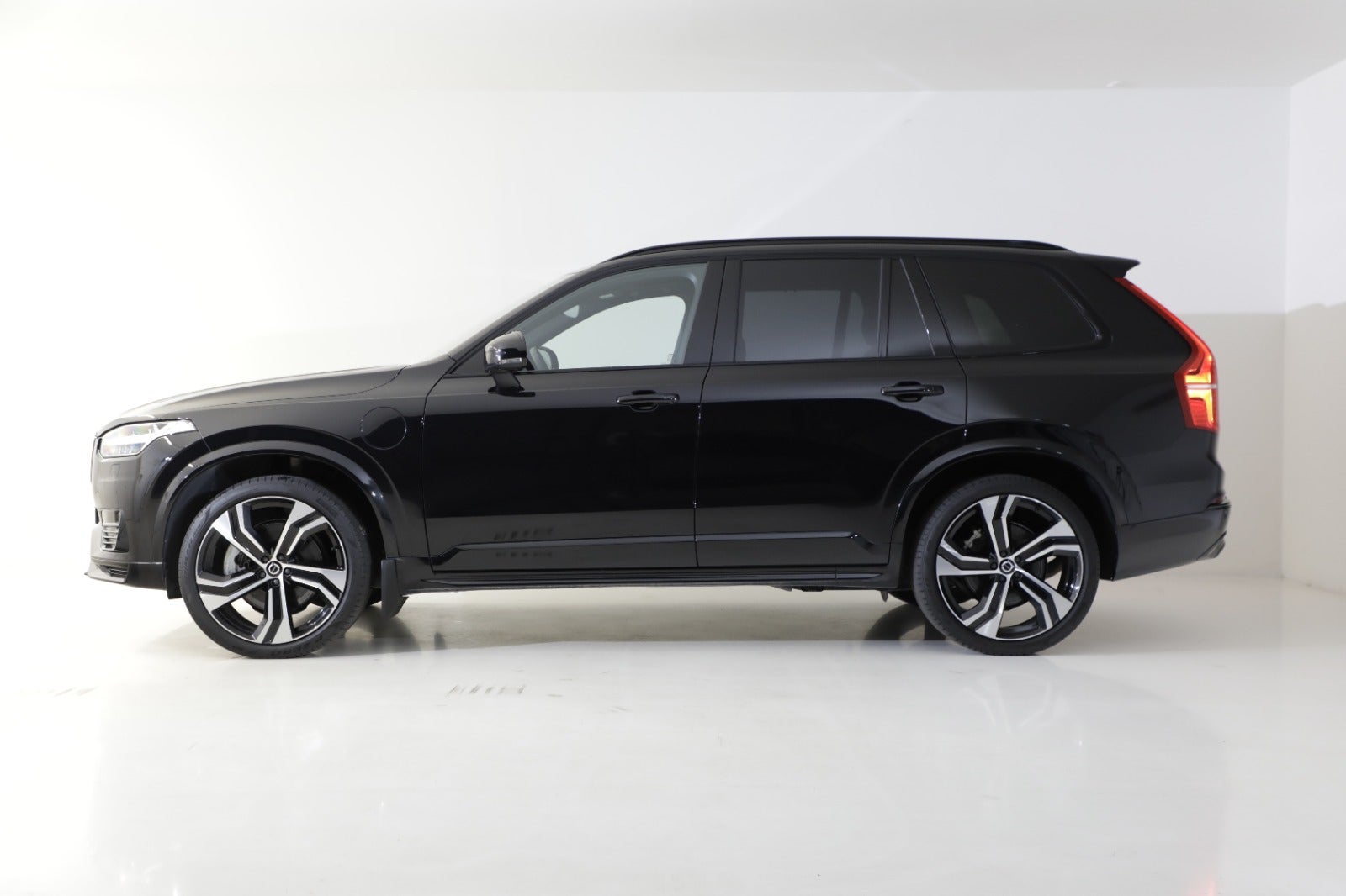 Volvo XC90 2,0 T8 ReCharge R-Design aut. AWD 7prs