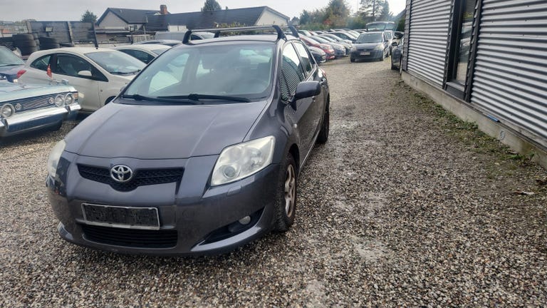 Toyota Auris Terra