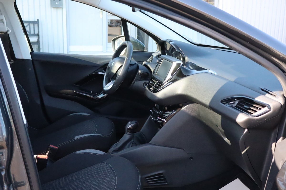 Billede af Peugeot 208 1,6 BlueHDi 100 Allure Sky