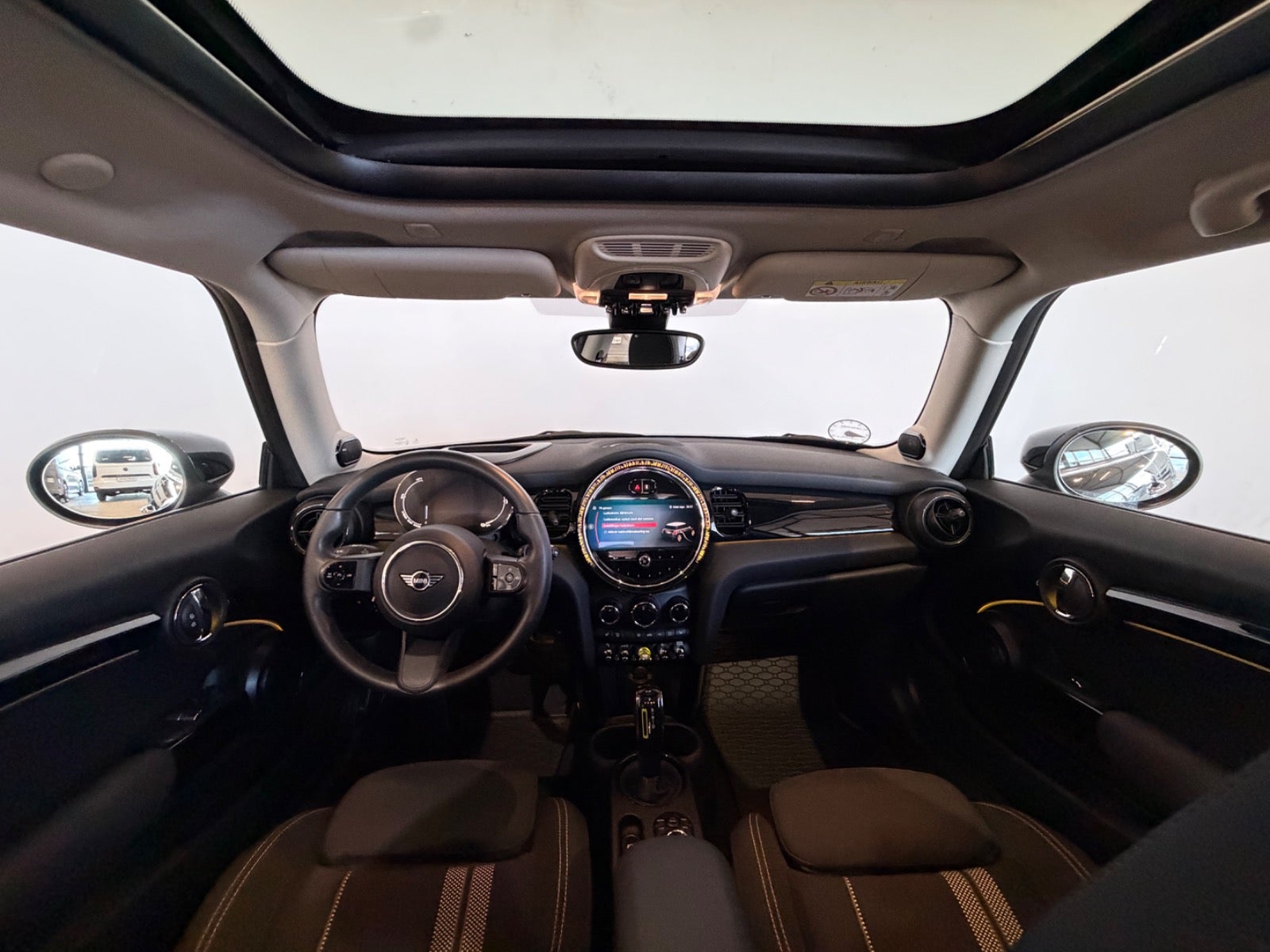 MINI Cooper SE Essential