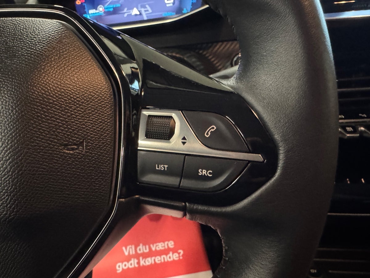 Peugeot 208 PureTech 100 Platin Sport Peugeot 208 PureTech 100 Platin Sport