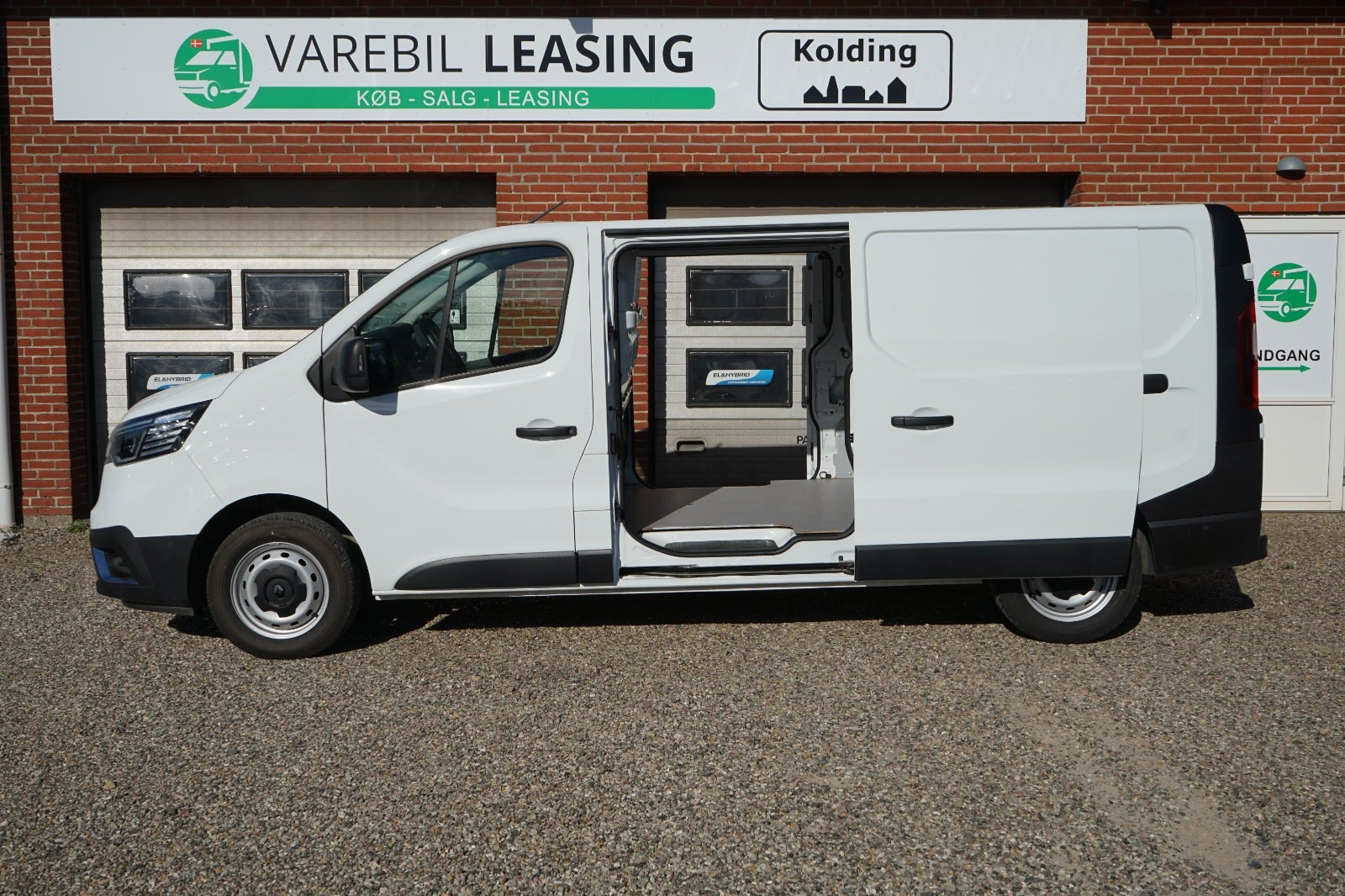 Billede af Renault Trafic 2,0 dCi 130 L2H1 Tekno