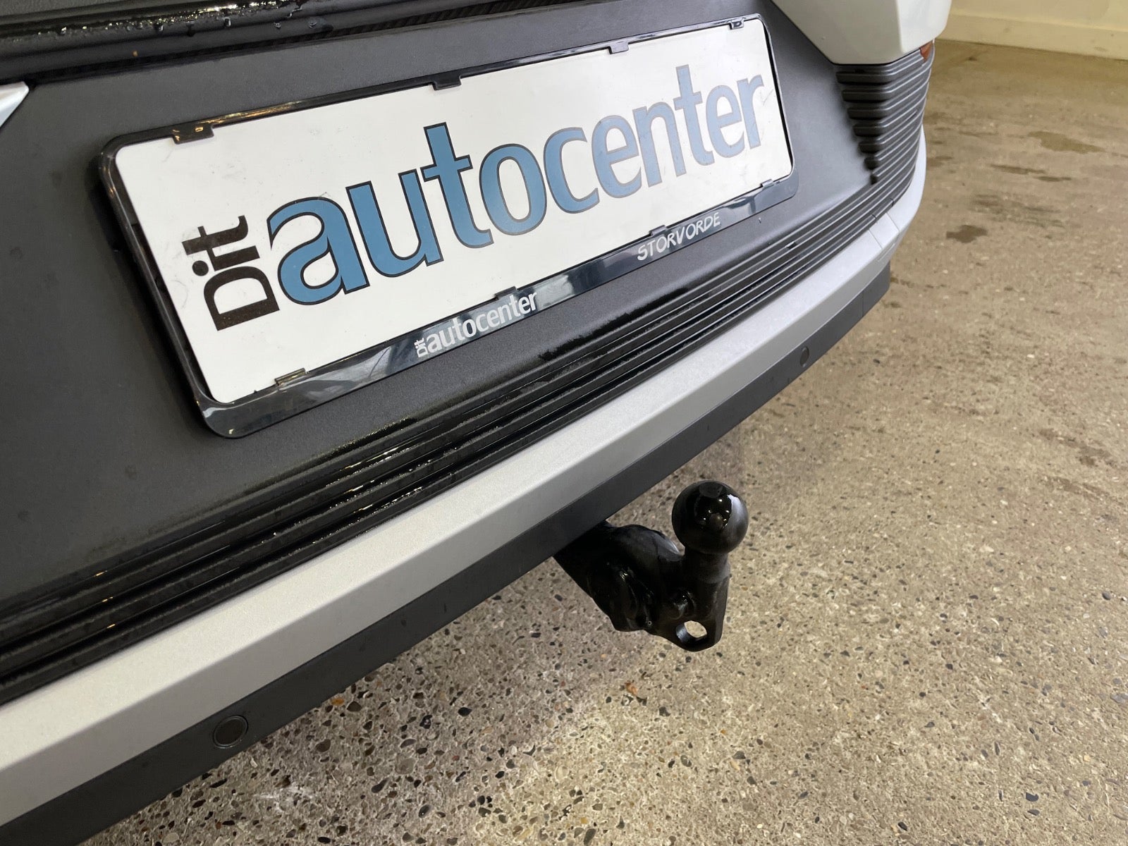 Ford Explorer Premium Extended Range