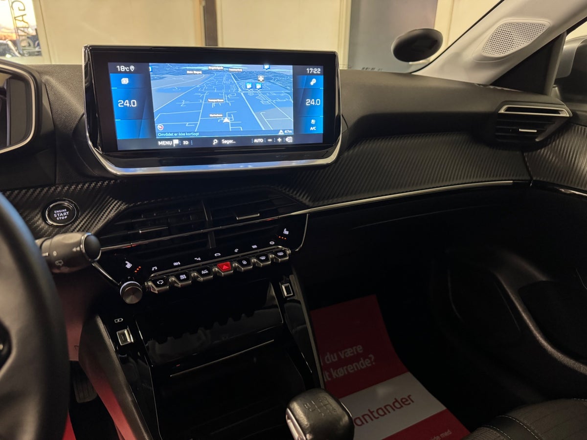 Peugeot 208 PureTech 100 Platin Sport Peugeot 208 PureTech 100 Platin Sport