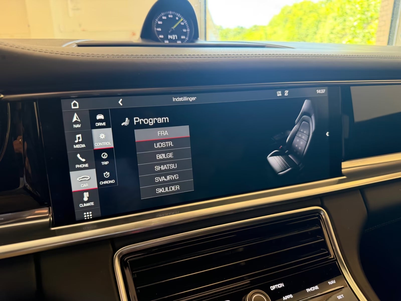 Porsche – Panamera Turbo S