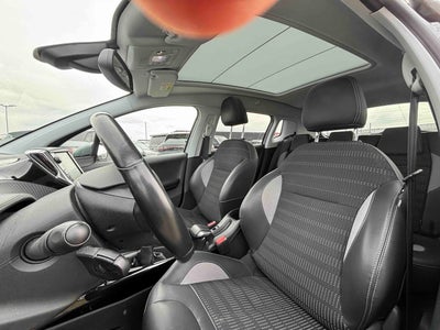 Peugeot 2008 e-THP 110 Allure Sky