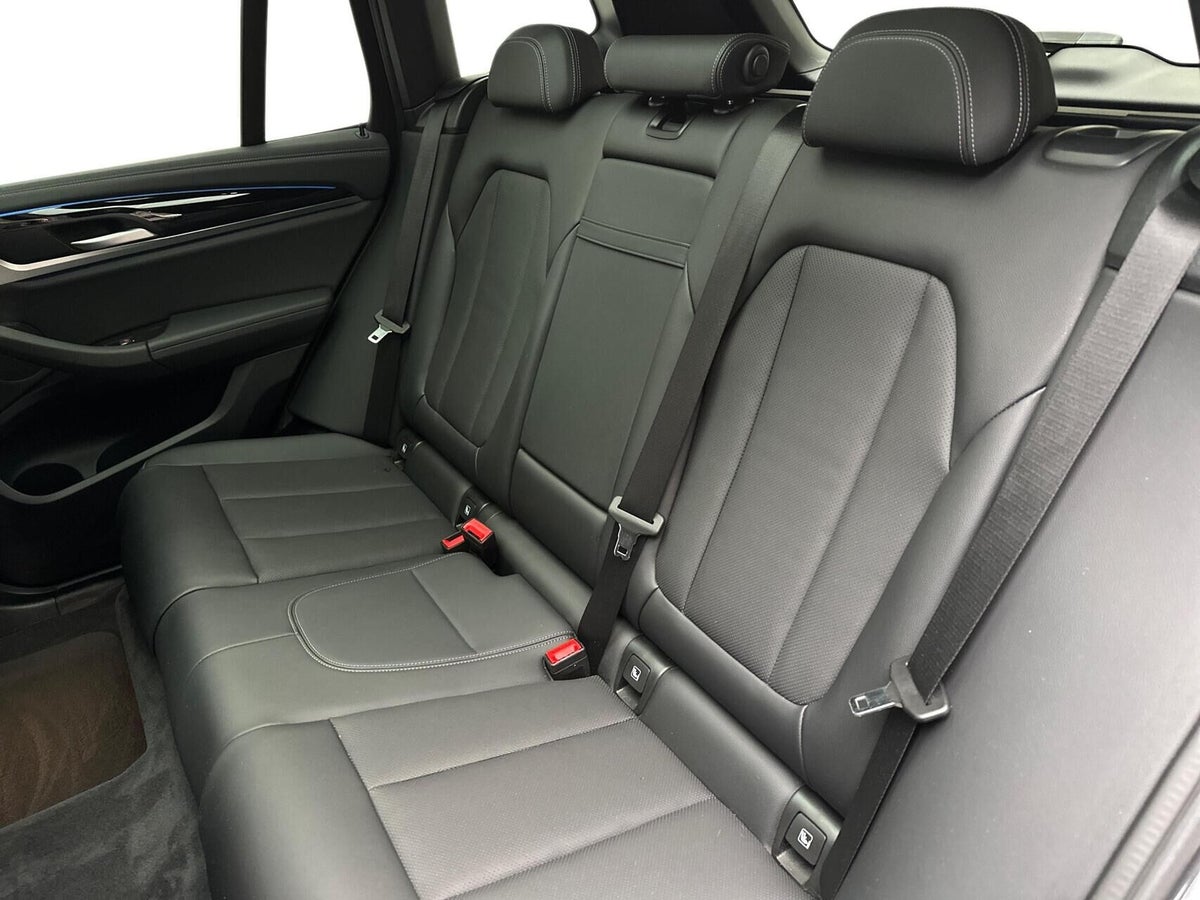 BMW iX3 Charged M-Sport billede 12