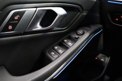 BMW 330e Touring Sport Line aut.