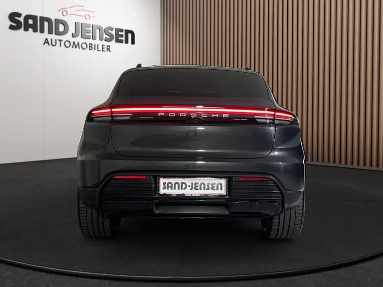Porsche Macan 4