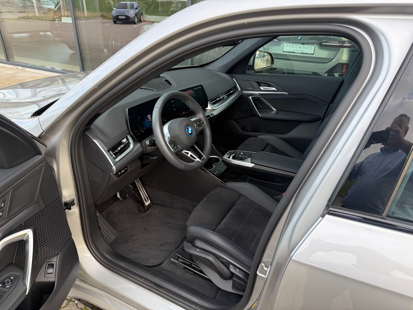 BMW iX1 eDrive20 M-Sport Premium 5d - 6