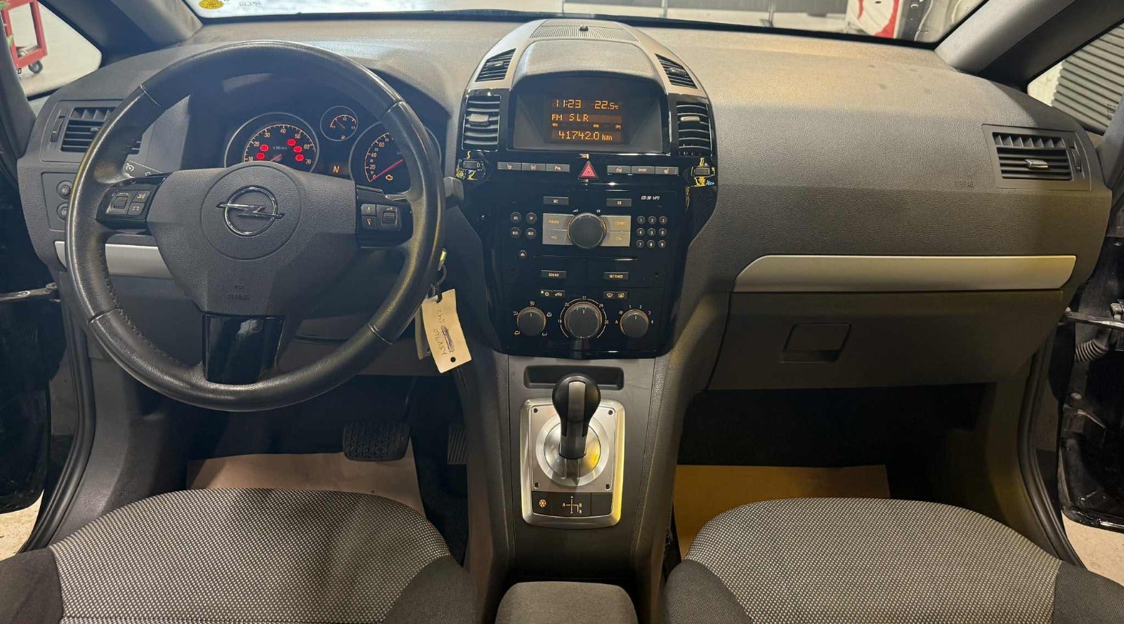 Billede af Opel Zafira 1,8 16V Enjoy aut. 7prs