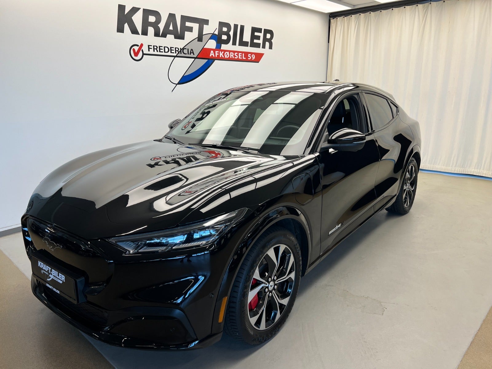 Billede af Ford Mustang Mach-E 98 Premium Extended Range