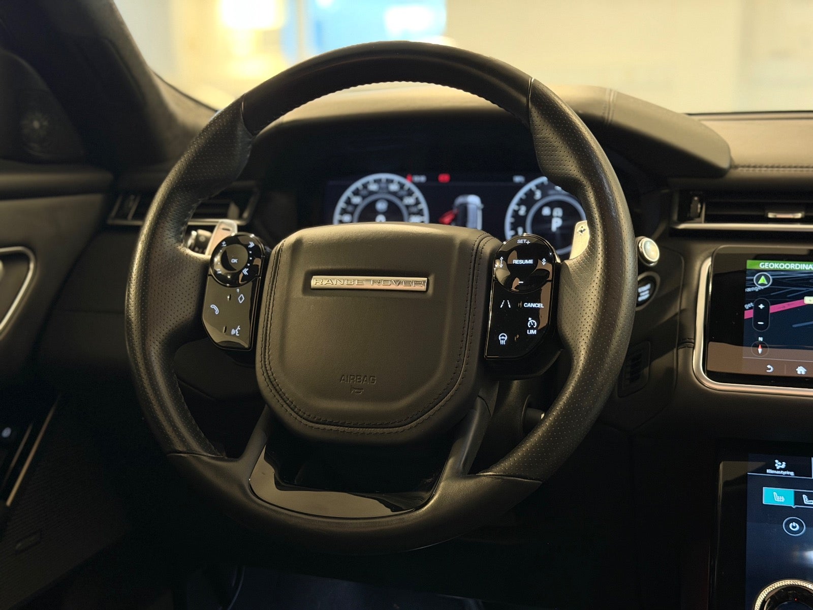 Land Rover – Range Rover Velar