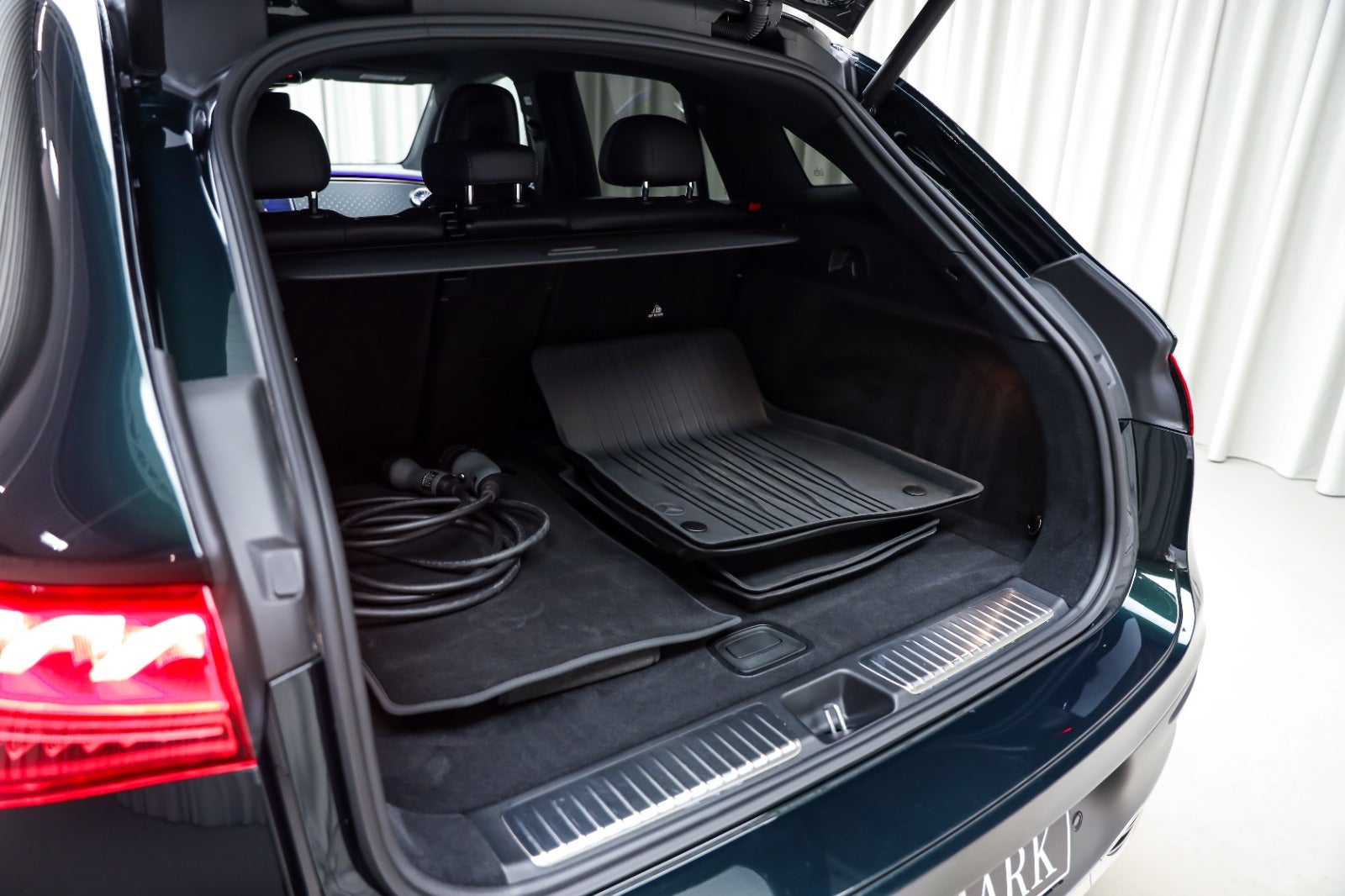 Mercedes-Benz EQE 350 SUV