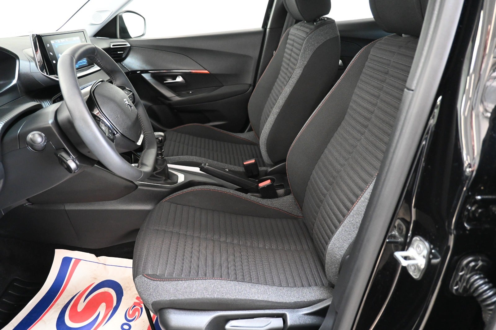 Peugeot 2008 PureTech 100 Selection
