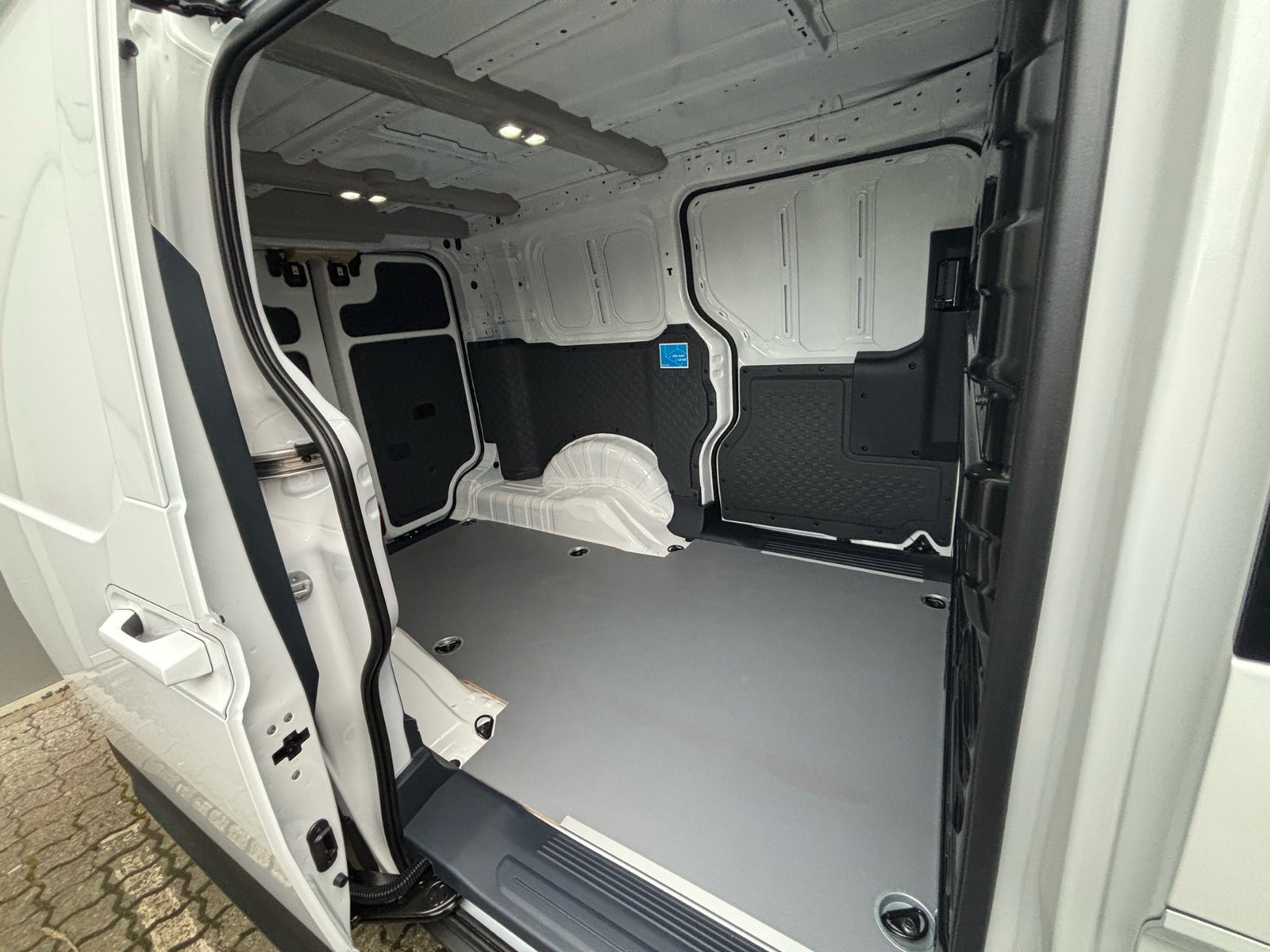 Kia PV5 Long Range Work Pro