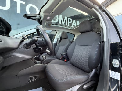 Peugeot 208 PureTech 82 Signature Sky Van