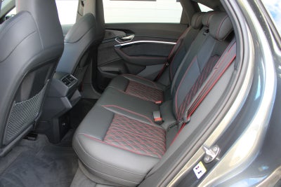Audi Q8 e-tron S-line Black Style Sportback quattro