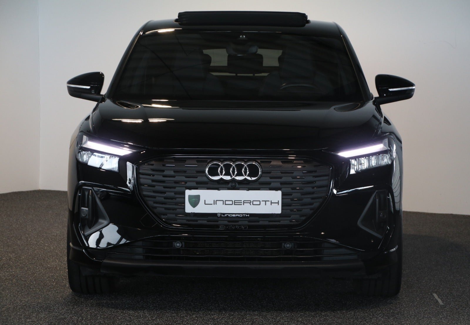 Audi Q4 e-tron 45 S-line Sportback quattro 5d - 3