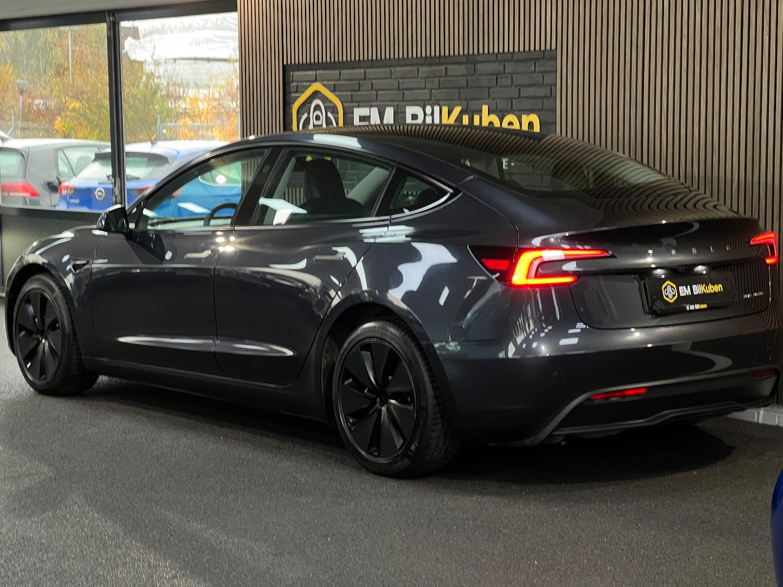 Tesla Model 3 Long Range AWD