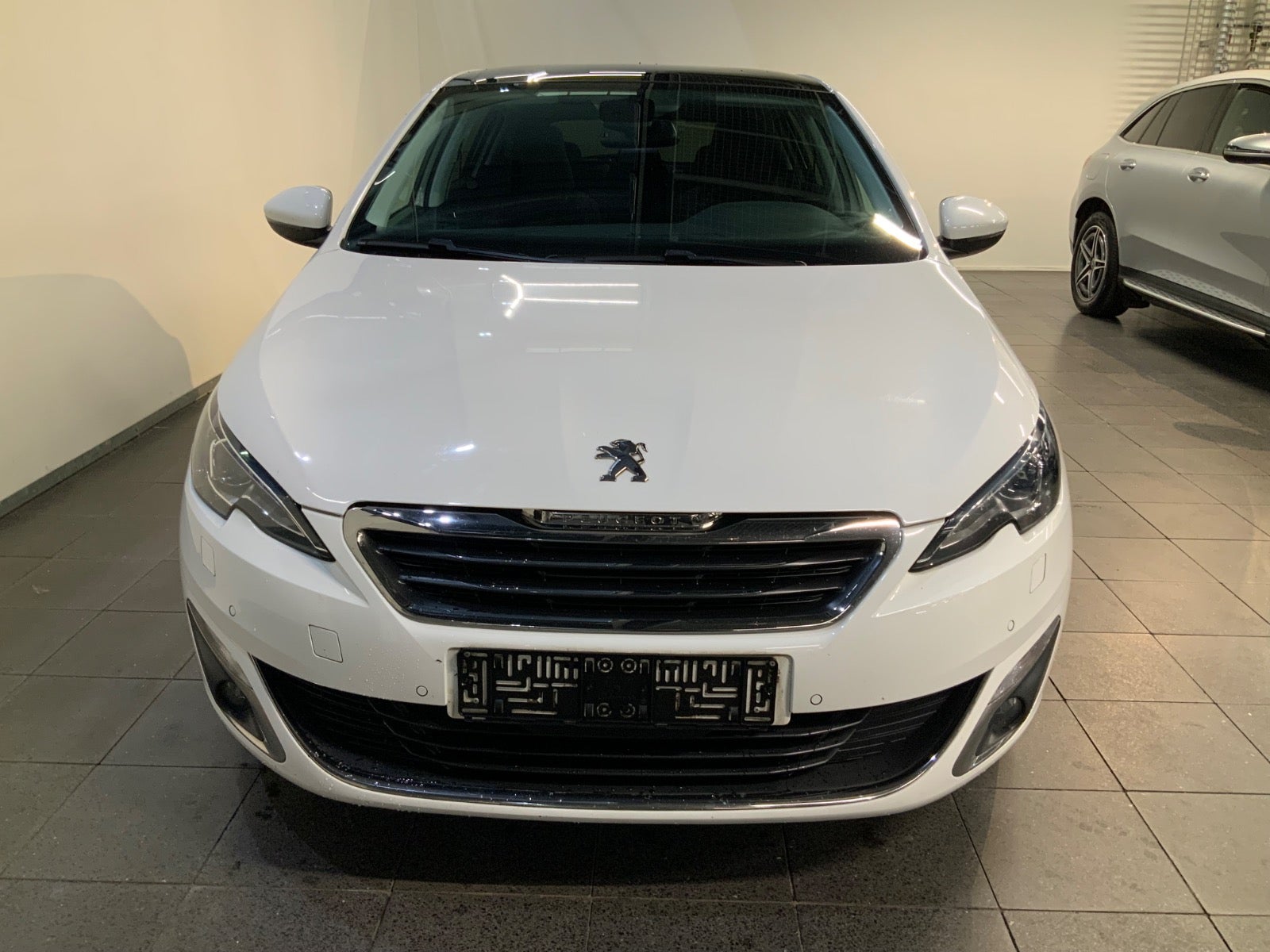 Peugeot 308 (2/8)