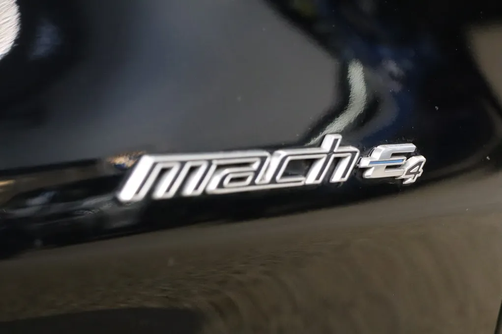 Ford Mustang Mach-E Standard Range AWD