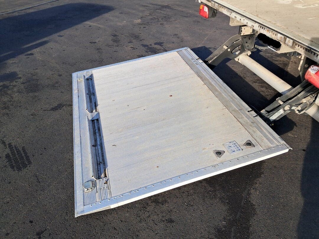 Billede af Iveco Daily 2,3 35S16 4100mm Box m/lift AG8