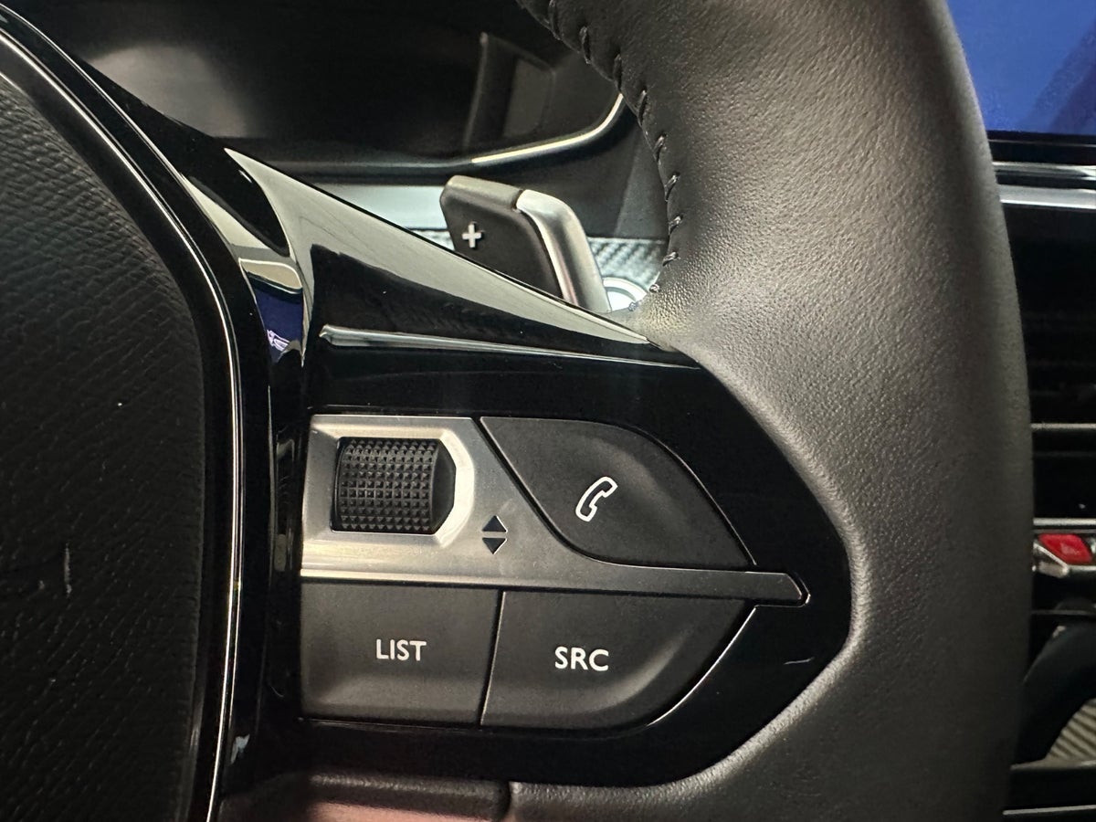 Peugeot 2008 PureTech 130 First Selection EAT8